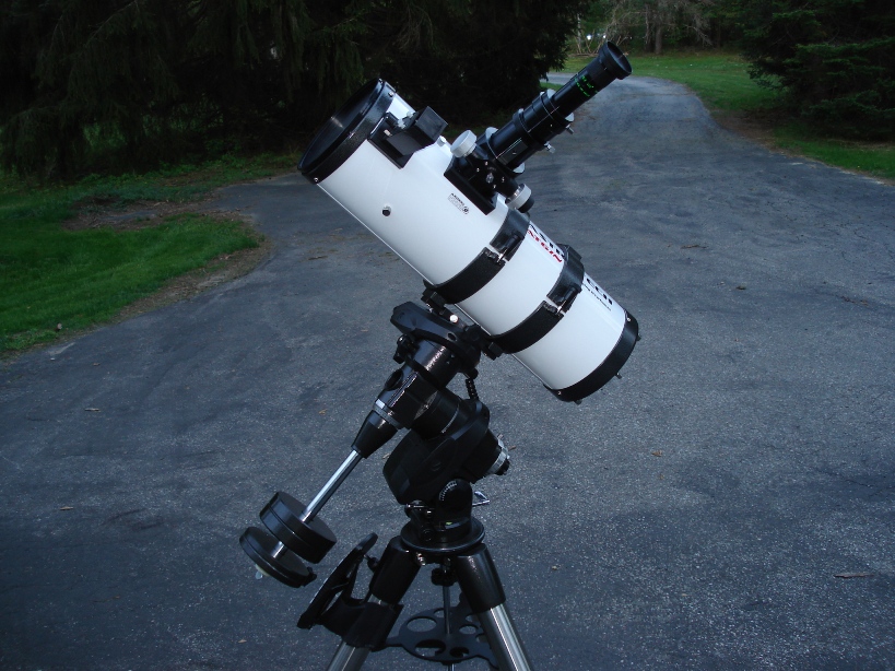 Orion StarBlast 4.5-inch f/4 Newtonian reflector telescope for